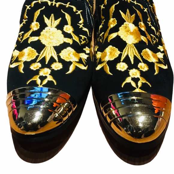 NWOT Wolf -Valley Suede Floral Embroidered Loafers main image 9